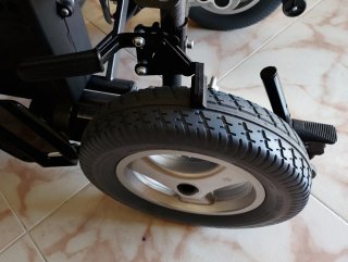 Silla de ruedas eléctrica MOBICLINIC CENIT