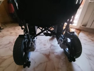 Silla de ruedas eléctrica MOBICLINIC CENIT