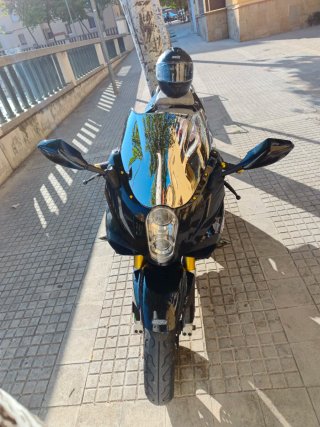 Hyosung GT250R Moto Deportiva Negra/Plata