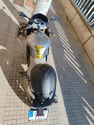 Hyosung GT250R Moto Deportiva Negra/Plata