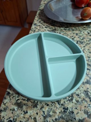 Plato de silicona Mushie teal