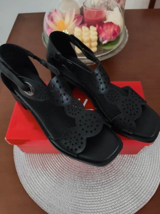 Sandalias H&L Negras Tacón Bajo Cómodas