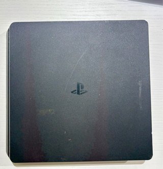 PS4 Slim 500 GB + Mando Original + 3 Giochi