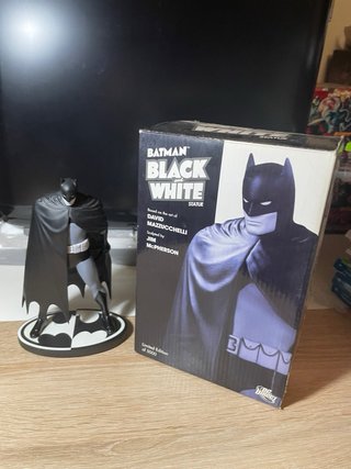Statua Batman Black & White Mazzucchelli