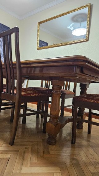 Mesa de comedor de madera maciza más 6 sillas