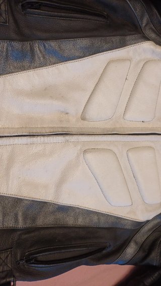 Chaqueta de moto cuero blanco y negro