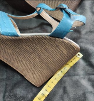 Sandalias celestes de tiras