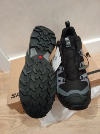 Botas Salomon Gore-Tex Negras y Grises