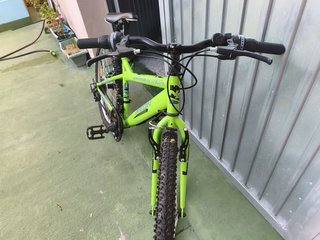 Bicicleta infantil verde
