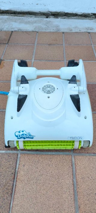 Limpiafondos Dolphin Triton