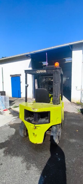 Carretilla elevadora Clark