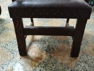 Cadeira Trono Madeira e Couro