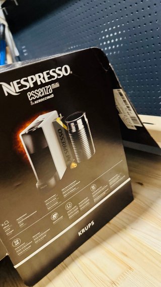 Cafetera Nespresso Essenza Mini + Aeroccino 3
