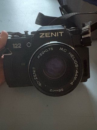 Cámara  analogica Zenit 122 con objetivo Helios