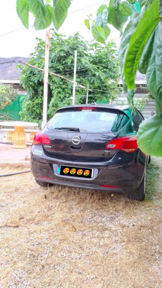 Opel Astra 2011