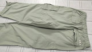 Pantaloni cargo paracadute fit marca Zara