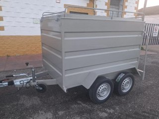 Remolque cerrado 2 ejes y freno MEDIDA 220X140X150