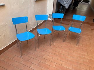 Sedie e tavoli formica carie colorazioni