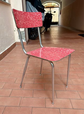 Sedie e tavoli formica carie colorazioni