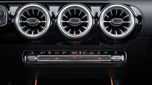 Mercedes-Benz GLA 2023, foto 16