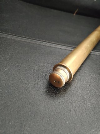 Antiguo fumigador de latón