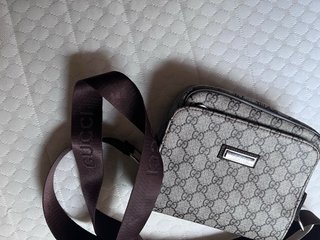 Borsello Gucci uomo grigio e nero