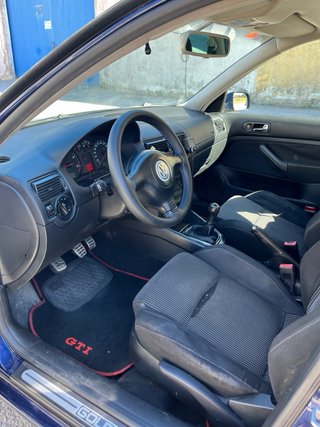 Volkswagen Golf 2003