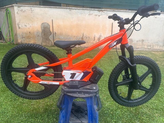 KTM SX E-1.20 Stacyc Moto Eléctrica Infantil 20”