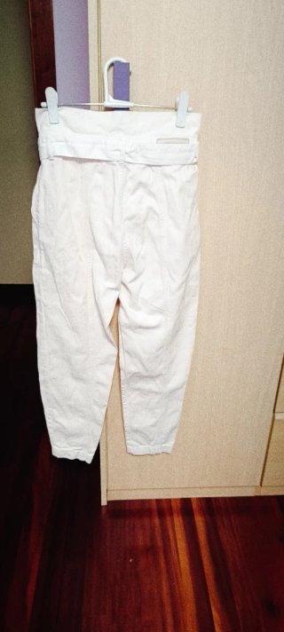 Pantalón blanco tiro alto