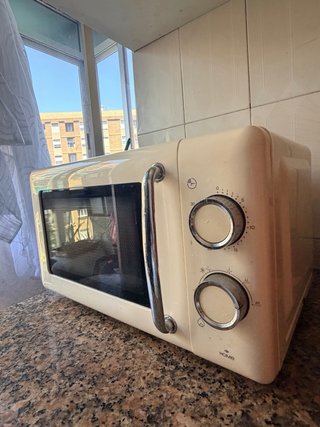Microondas Vintage Beige. Usado unos meses!