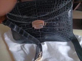 Bolso Piel Negro Vintage. En bandolera