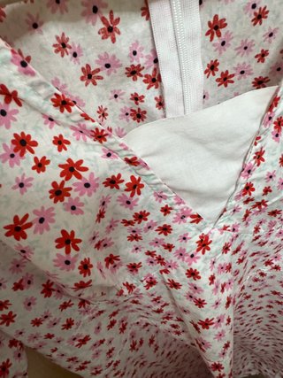 Vestido Lefties floral blanco y rosa