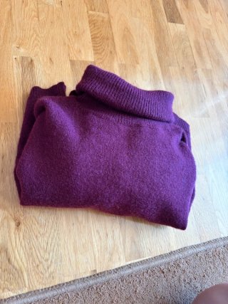 Jersey corto cuello alto granate