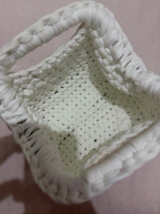 Borsa clutch bianca con paillettes argento