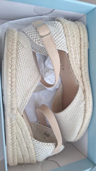 Zapatos de cuña beige talla 38