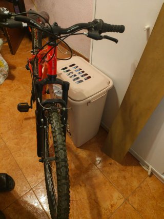 Bicicleta BPRO 24  y 26 Roja con negro.
