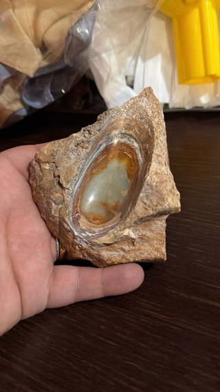 Pietra naturale con cavità