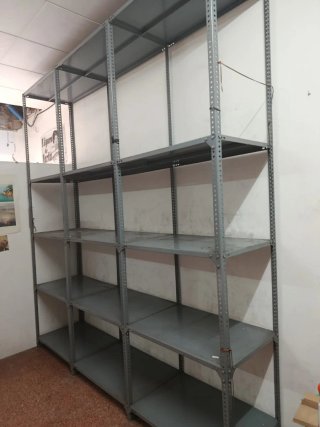 Estanterías metálicas modulares (11 ud.)