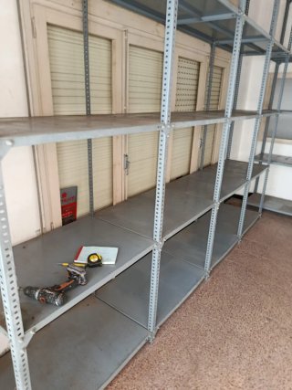 Estanterías metálicas modulares (11 ud.)