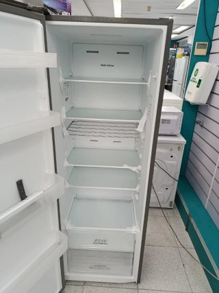NEVERA VERTICAL NUEVA CON GOLPES GARANTÍA 1 AÑOS
