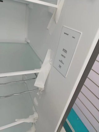 NEVERA VERTICAL NUEVA CON GOLPES GARANTÍA 1 AÑOS