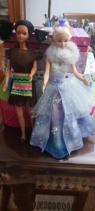 Lote de 4 Muñecas Barbie