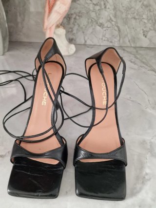Sandalias tacón Latouche negras