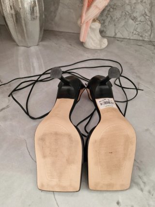 Sandalias tacón Latouche negras
