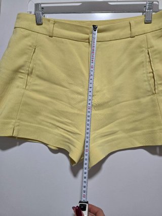 Shorts Stradivarius amarillos