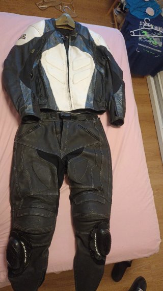 Mono de cuero para moto