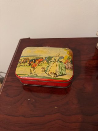 Caja de hojalata litografiada antigua
