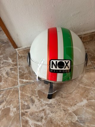 Casco Moto NOX con Diseño Tricolor