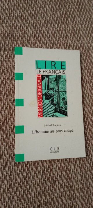 Dos libros de lectura para estudiantes de francés.