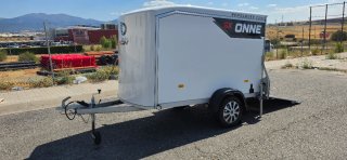 Remolque Cuni ONE SX cerrado reestreno como nuevo